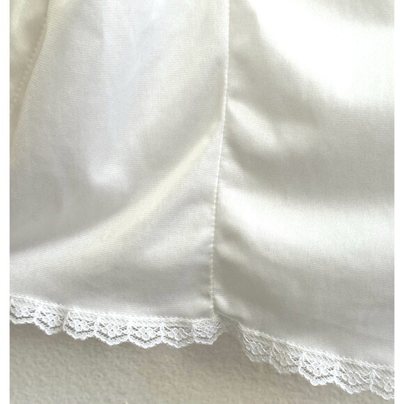 Vintage Mel-Lin White Camisole With Lace and Little Roses - Picture 5 of 9